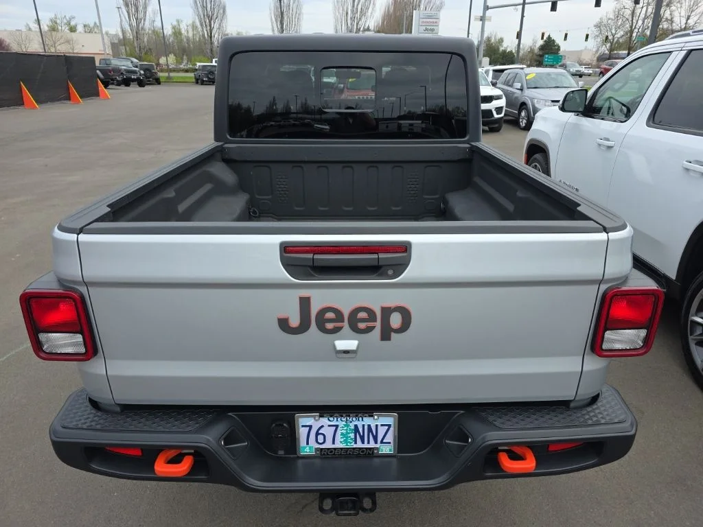 Used 2022 Silver Jeep Mojave image 4