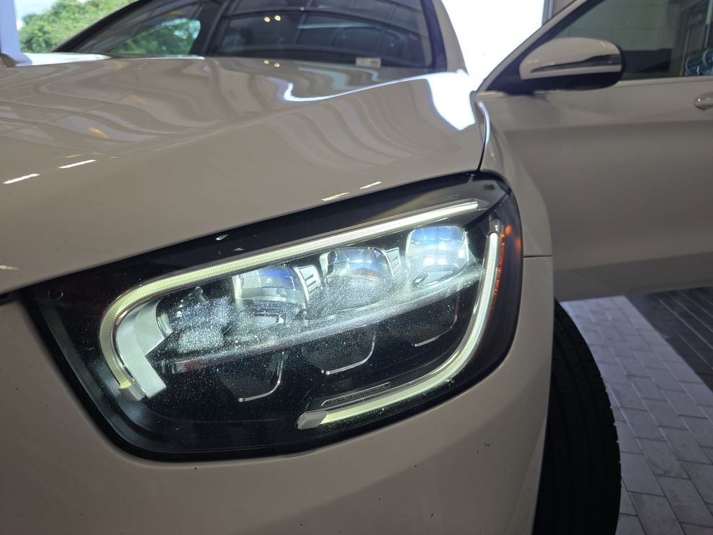 Used 2021  Mercedes-Benz GLC 300 image 32