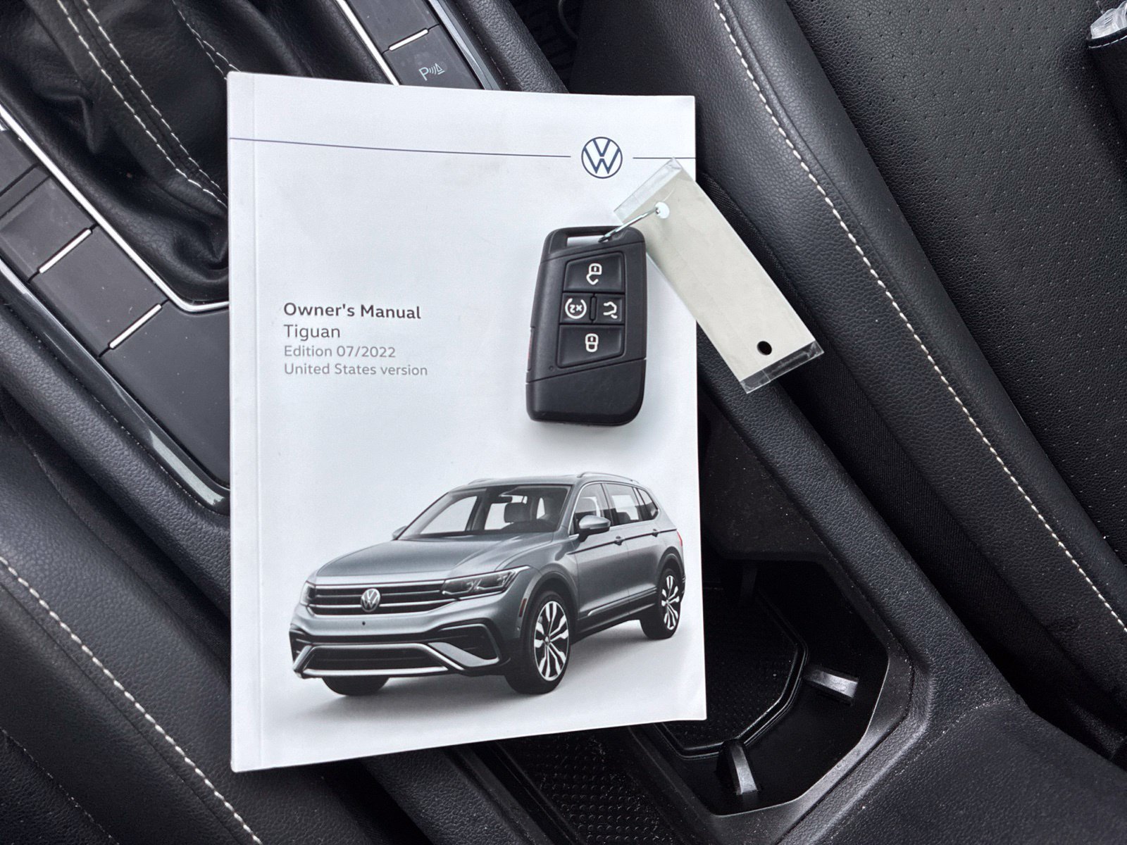 Used 2023  Volkswagen 2.0T SE R-Line Black image 18