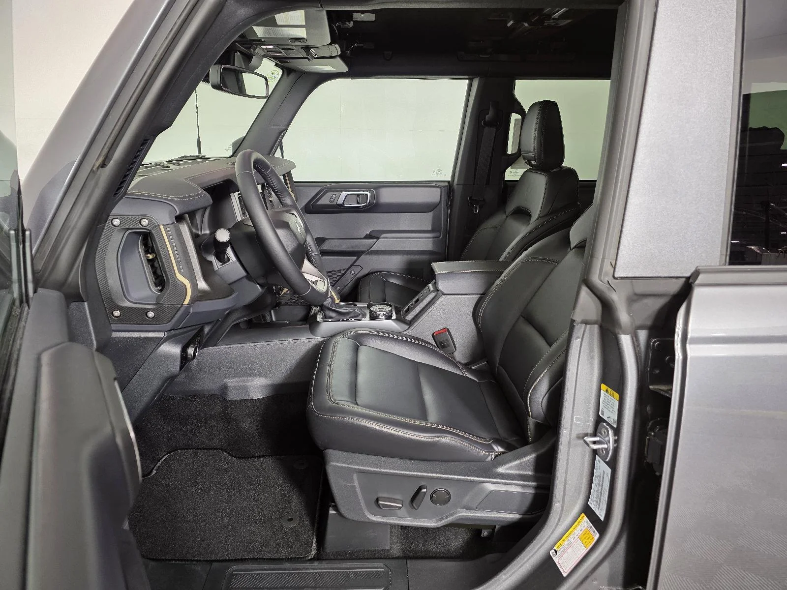 Used 2025 Carbonized Gray Metallic Ford Badlands image 12