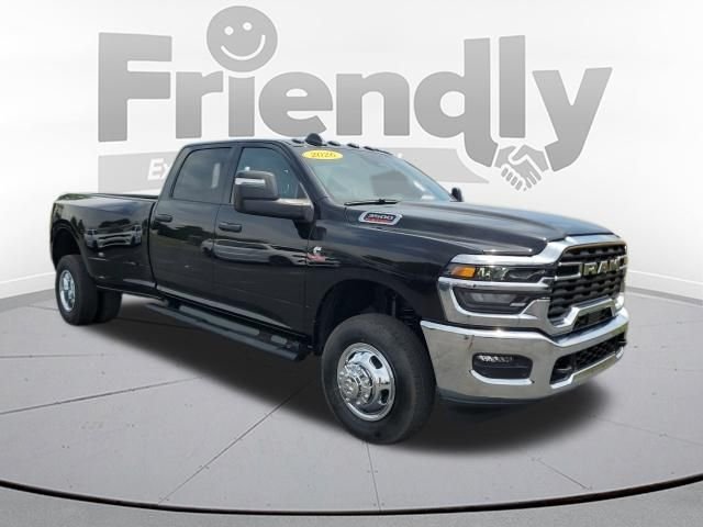 New 2026 Diamond Black Crystal Pearl-Coat Exterior Paint RAM Tradesman image 7