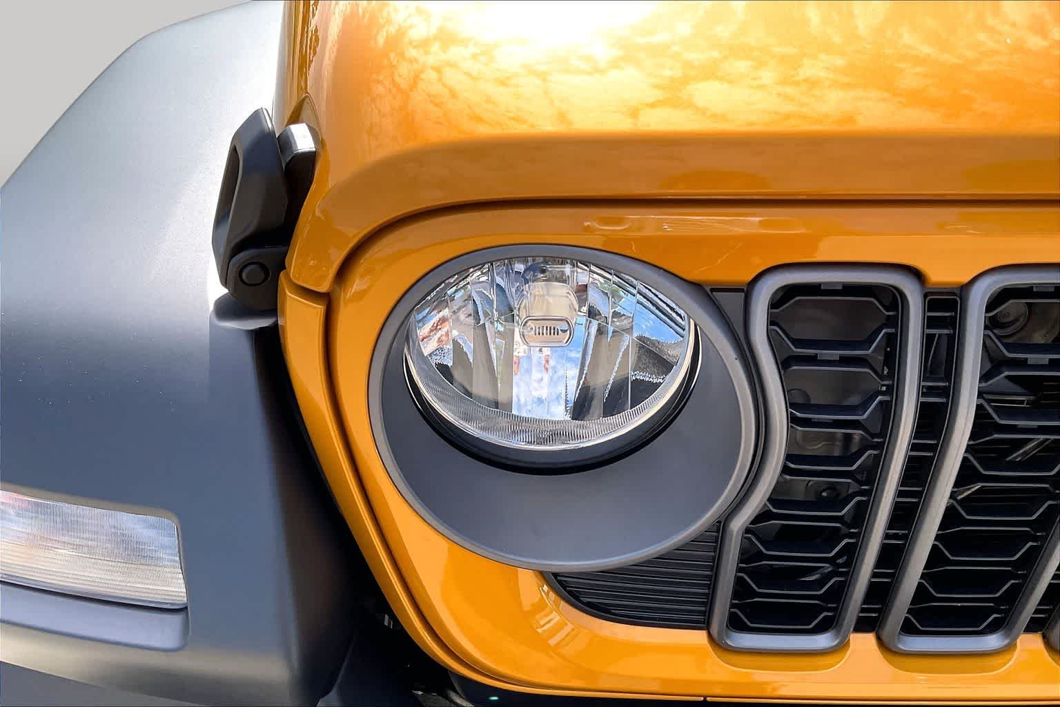 New 2026 Goldilocks Exterior Paint Jeep Sport image 13