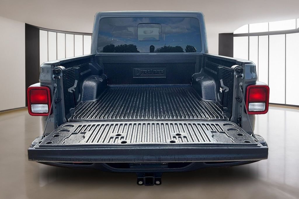 Used 2022 Gray Jeep Rubicon image 29