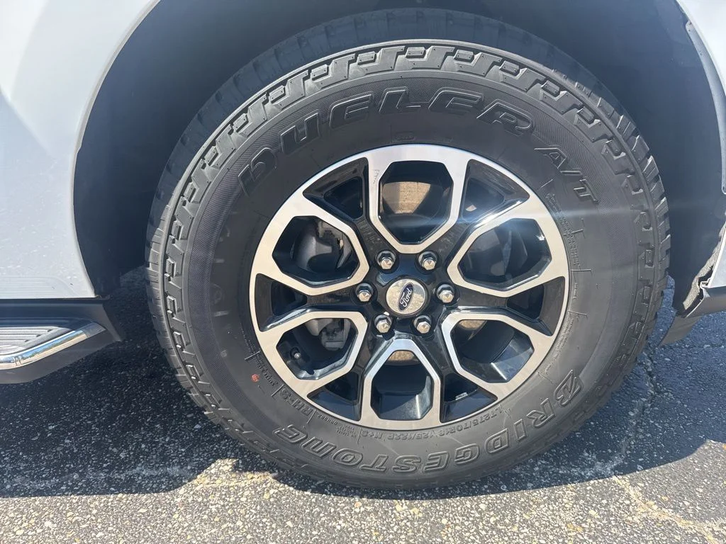 Used 2023 White Ford XLT image 27