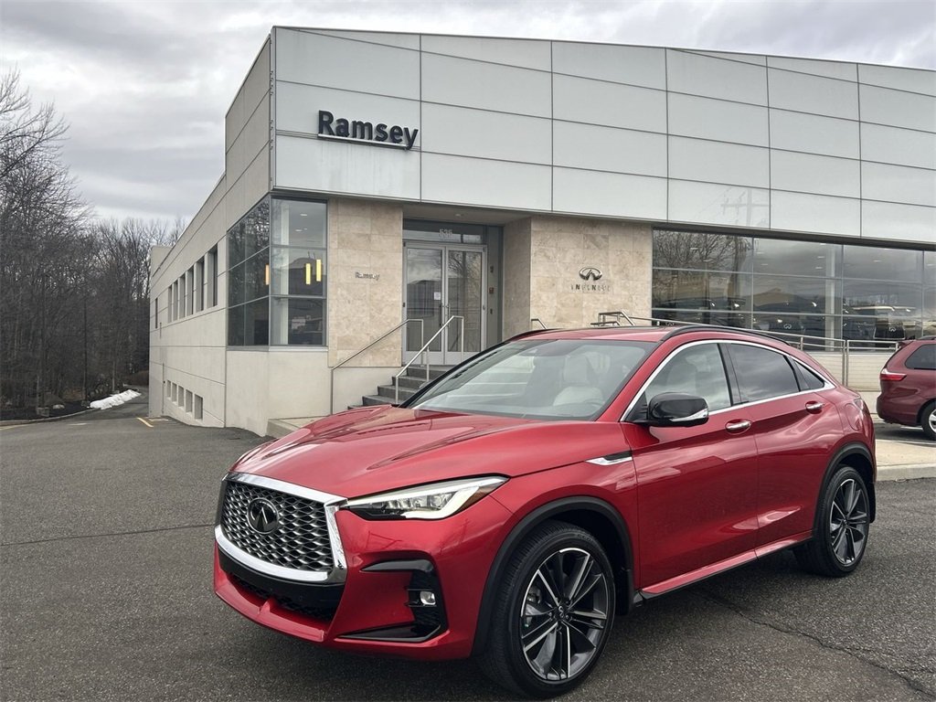 2023 INFINITI QX55 Essential