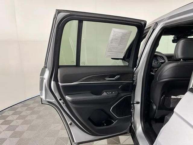 Used 2026 Silver Jeep Limited image 36
