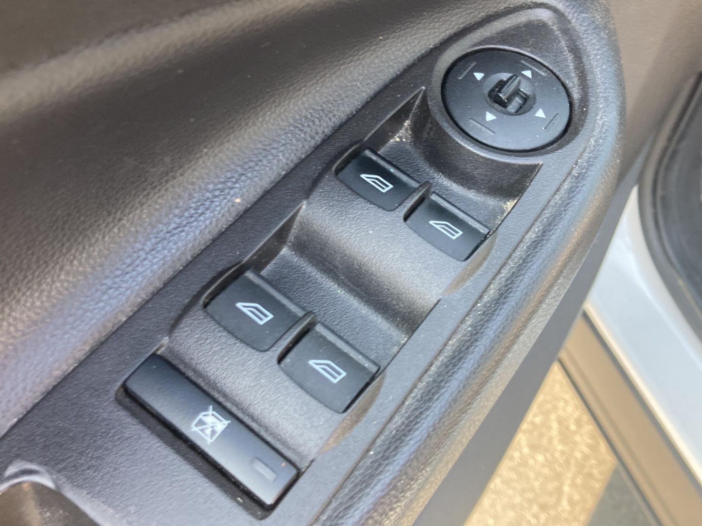 Used 2019 Oxford White Ford S image 12