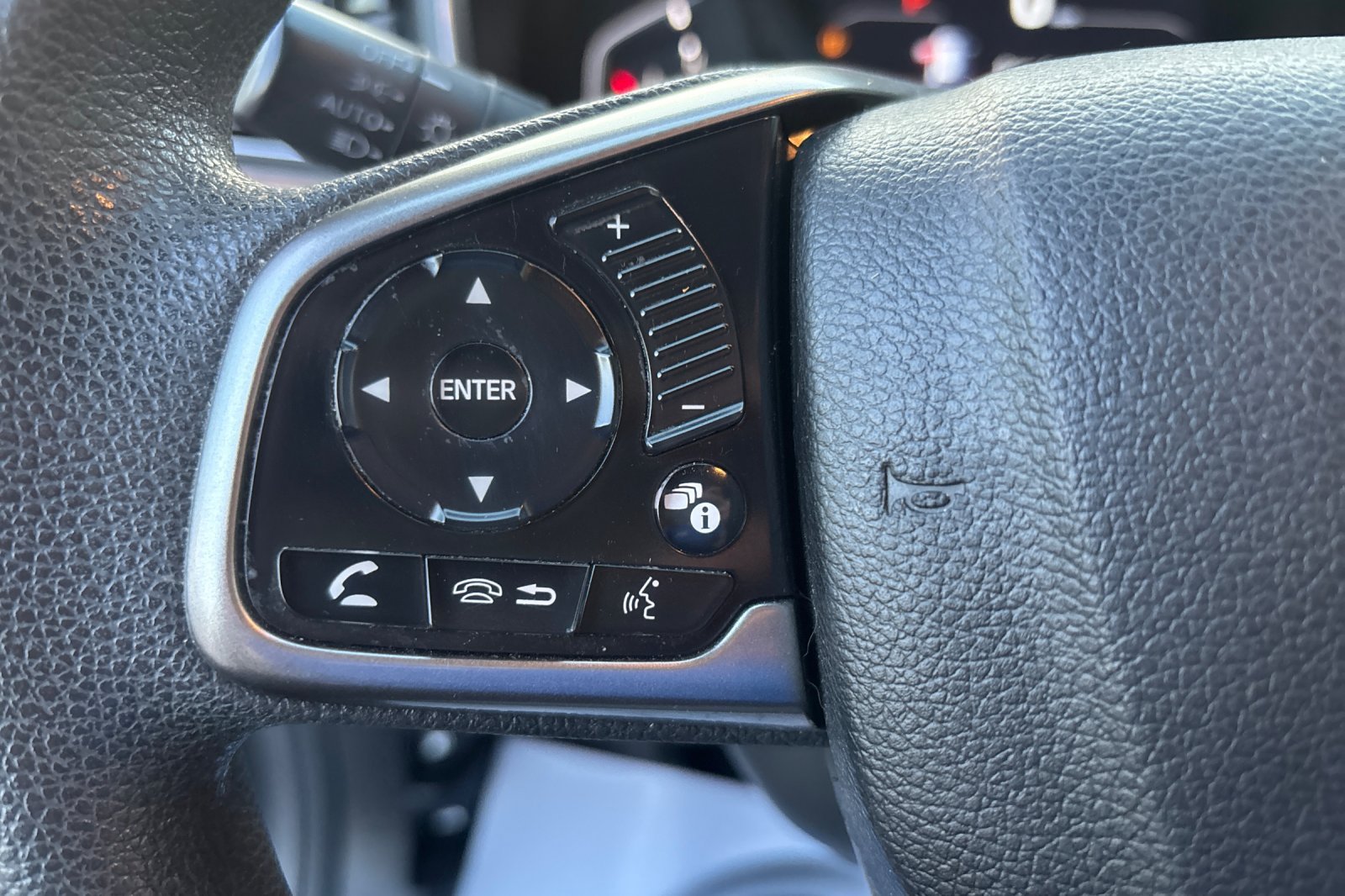 Used 2018 Silver Honda EX image 23