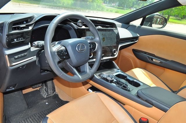 Used 2023 Gray Lexus 450e Premium image 9