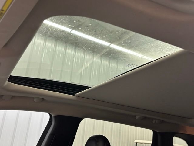 Used 2016 White Jeep Limited image 33
