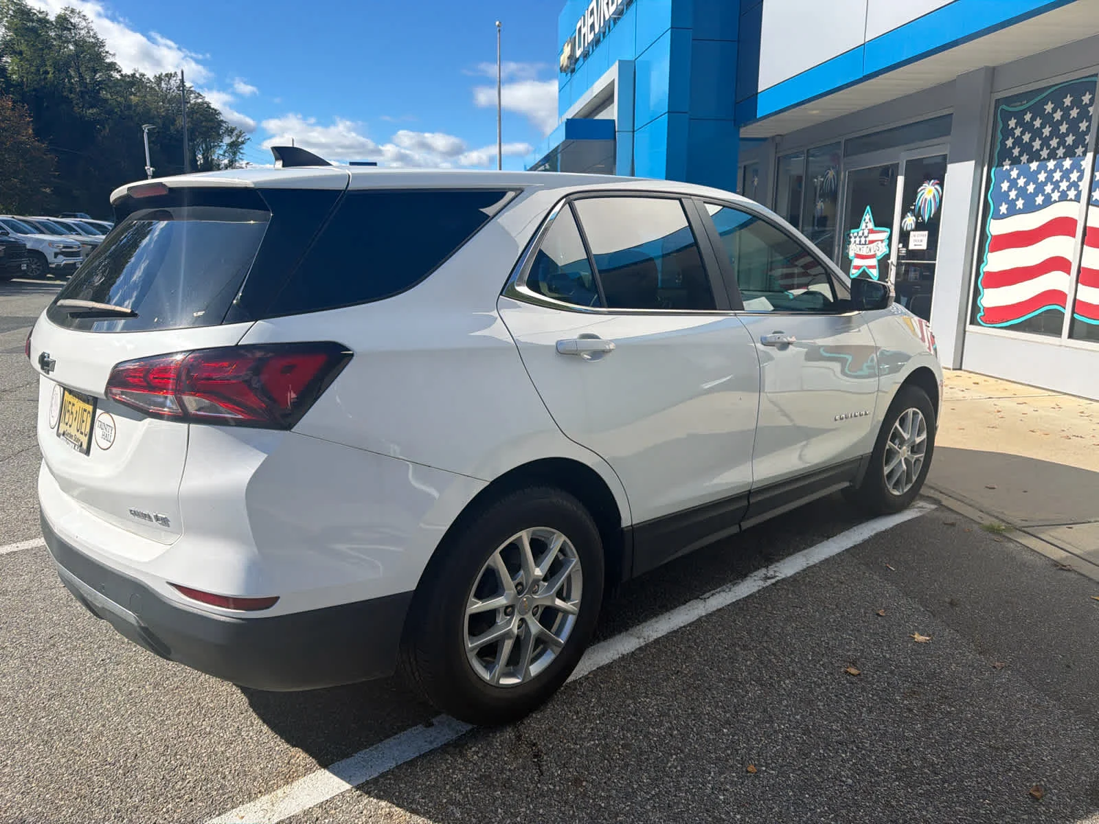 Used 2024 Summit White Chevrolet LT image 4