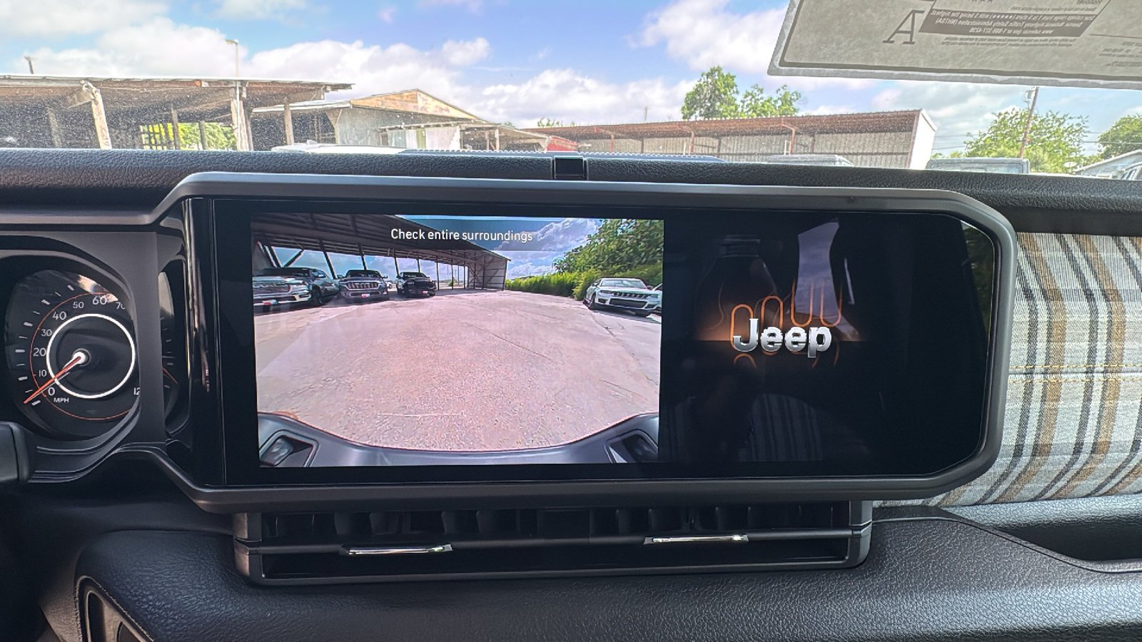 New 2026 Granite Crystal Metallic Clear-Coat Exterior Paint Jeep 85th Anniversary Edition image 18