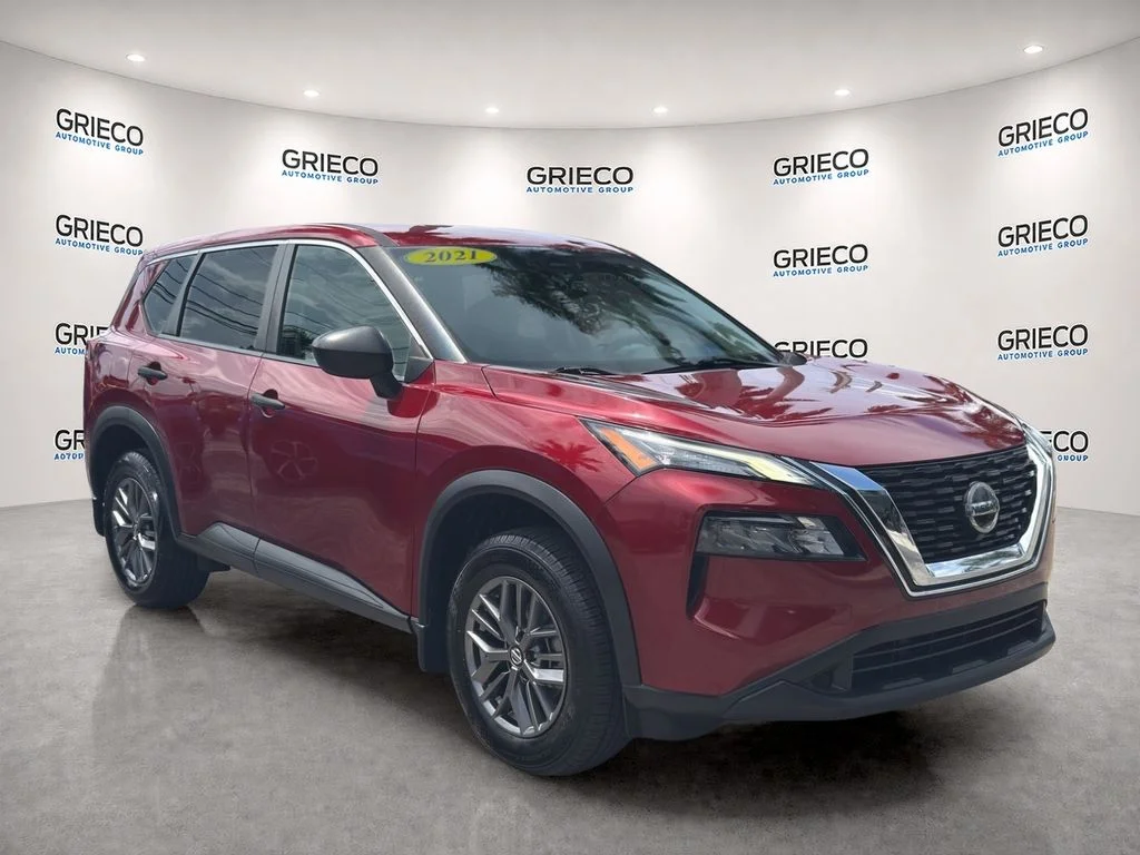 Used 2021 Red Nissan S image 1