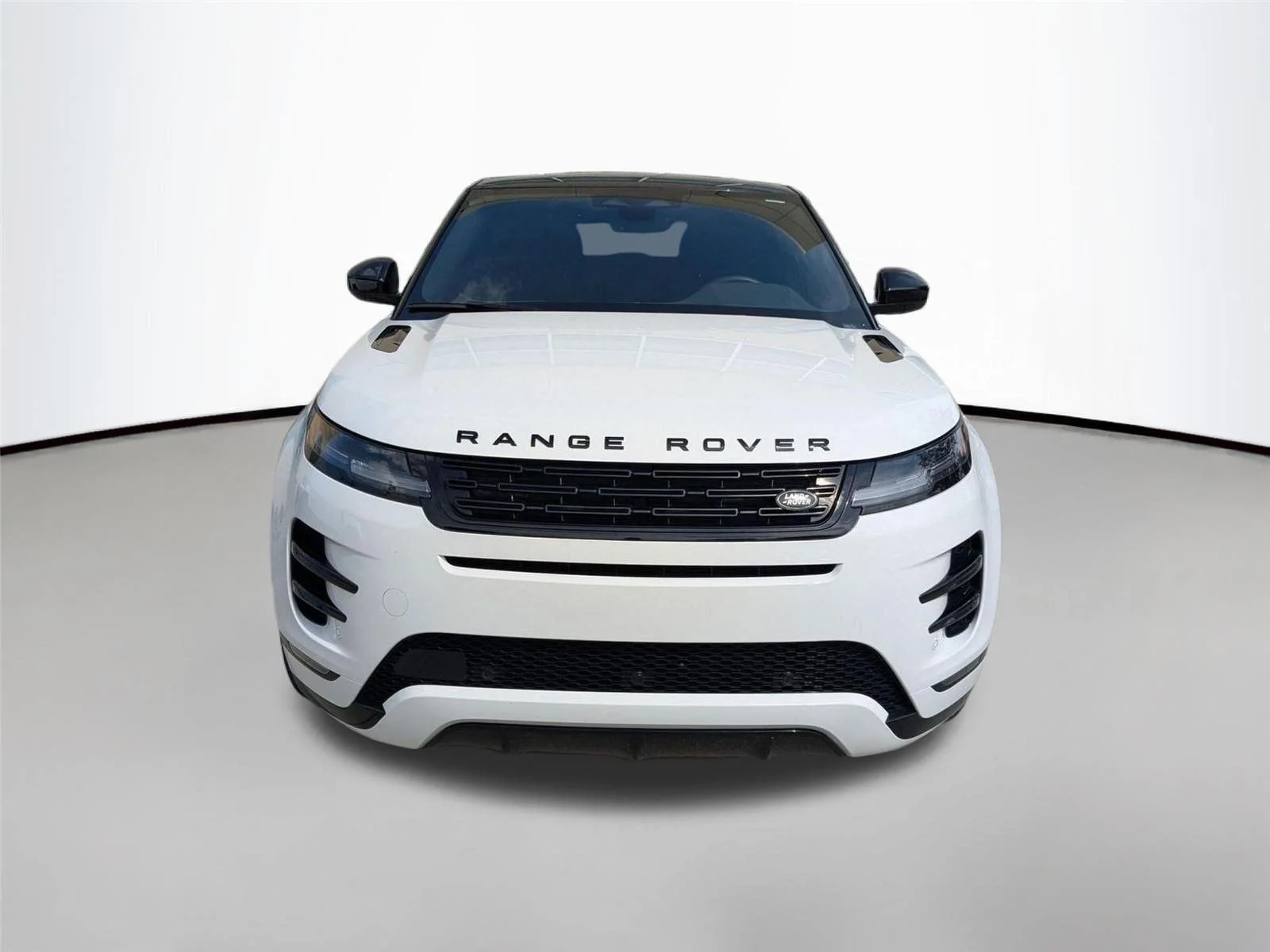 Used 2025 Fuji White Land Rover Dynamic SE image 2