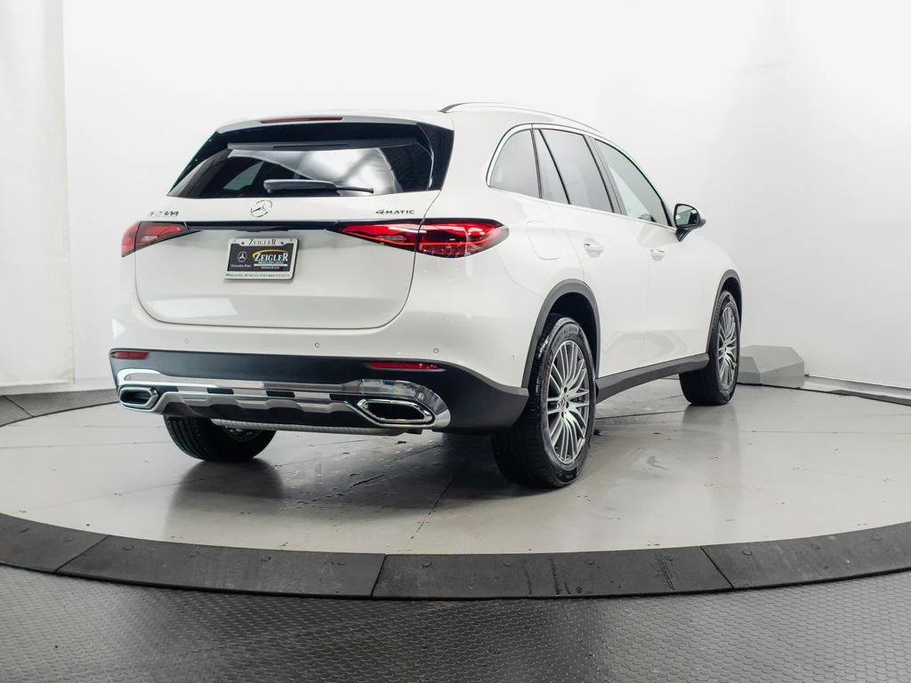 Certified Used 2026 Polar White Mercedes-Benz GLC 300 image 29