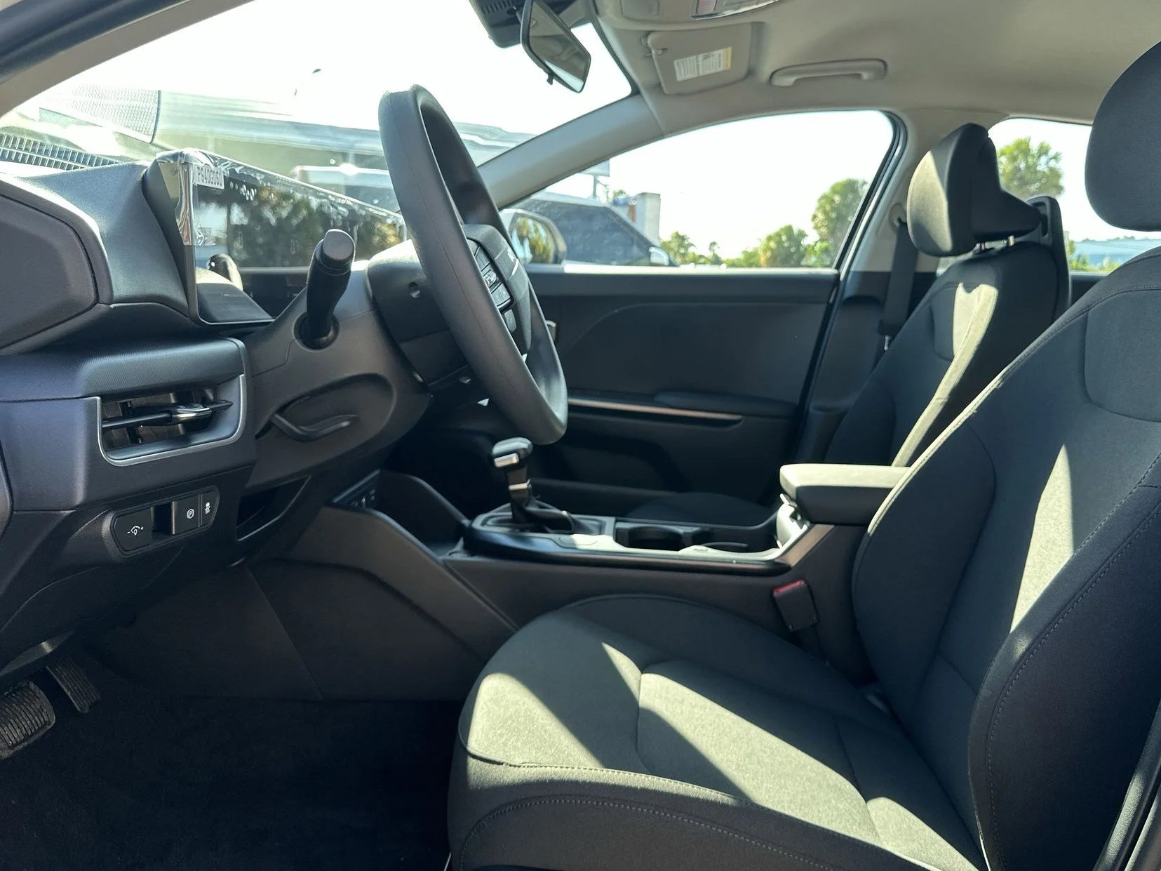 New 2026 Snow White Pearl Kia LXS image 17