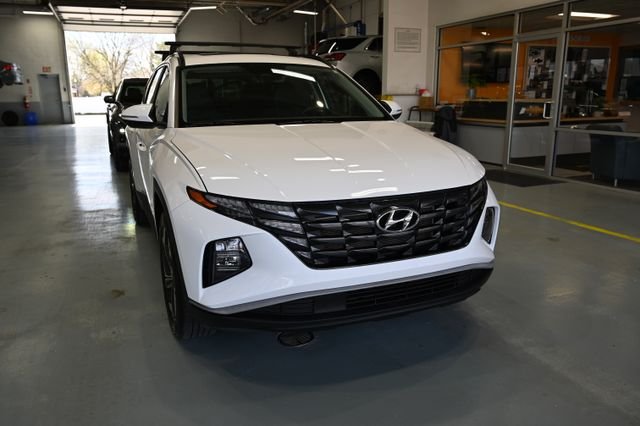 Used 2023 White Hyundai SEL image 3