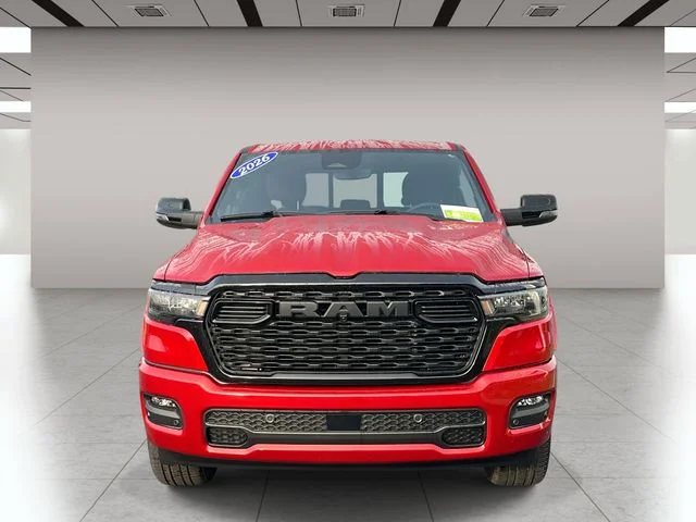 New 2026 Molten Red Pearl-Coat Exterior Paint RAM Big Horn/Lone Star image 9