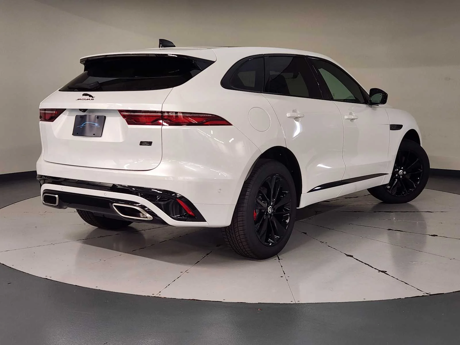 2026 Jaguar F-Pace R-Dynamic S - Photo 4