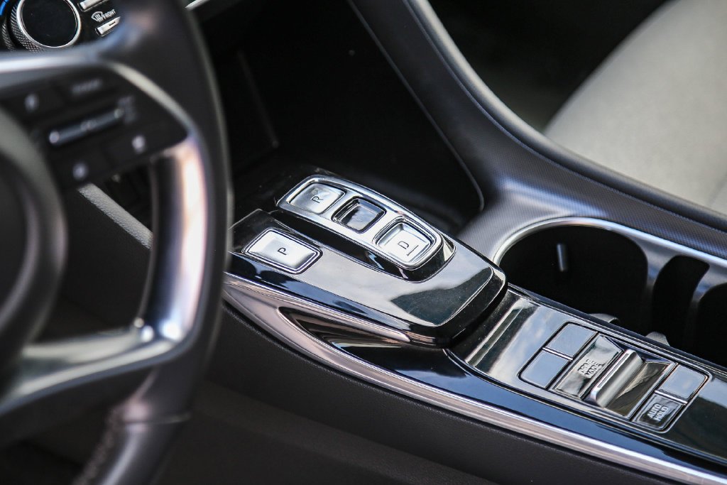 Used 2020 Gray Hyundai SEL image 18