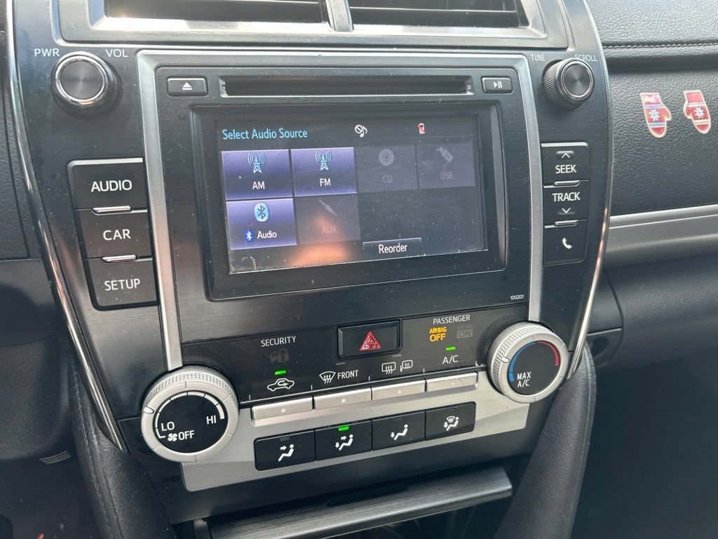 Used 2014 Magnetic Gray Metallic Toyota SE image 9