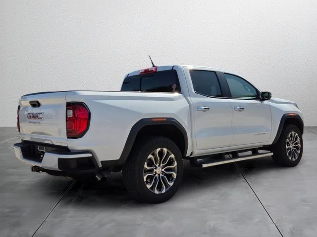 Used 2024 White GMC Denali image 4