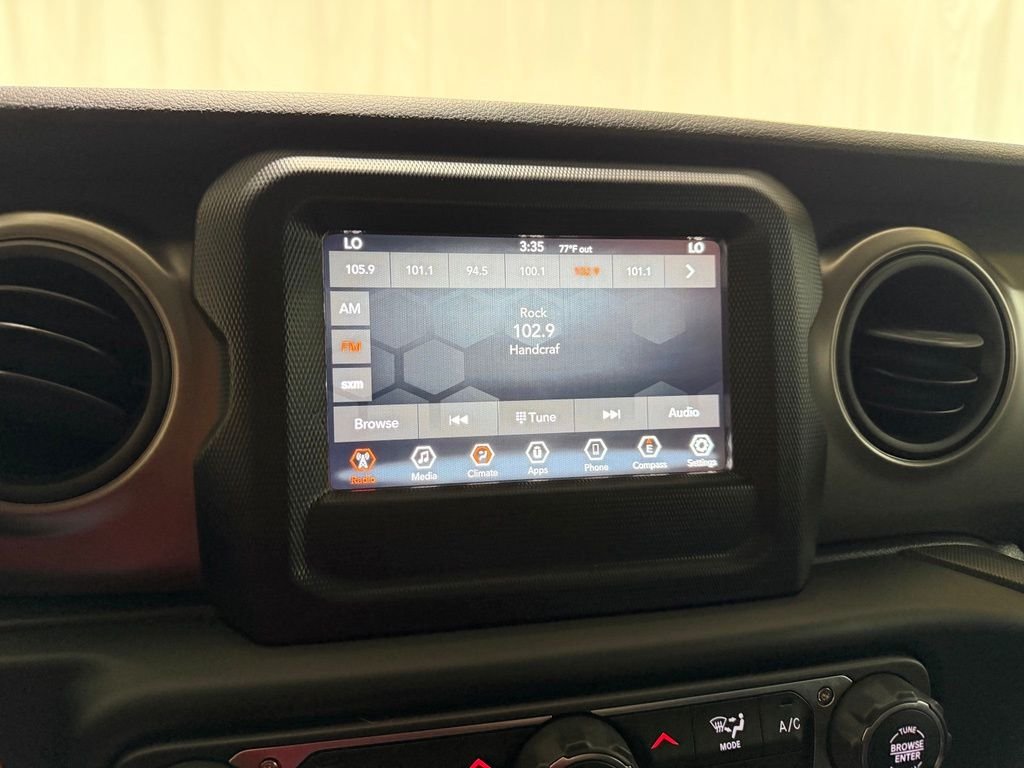 Used 2018 Silver Jeep Sport S image 22