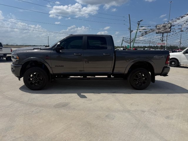 Used 2019 Granite Crystal Metallic Clearcoat Ram Laramie image 2