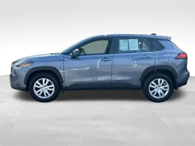 Used 2025  Toyota L image 2