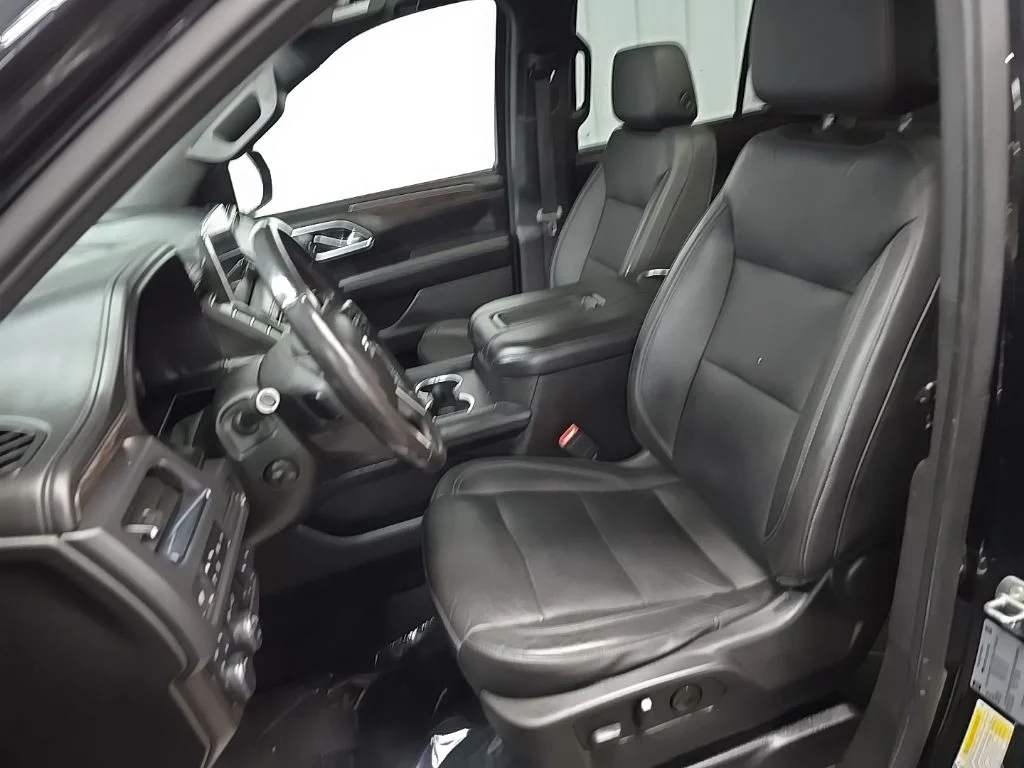 Used 2021 Black Chevrolet Z71 image 33
