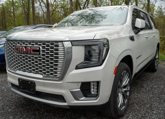 2024 GMC Yukon Denali's photo