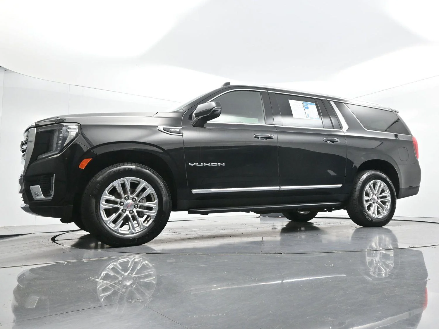 Used 2023 Onyx Black GMC SLT image 54