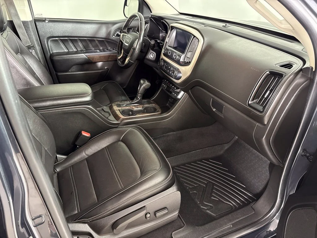 Certified Used 2021 HUNTER METALLIC GMC 4WD Denali image 17