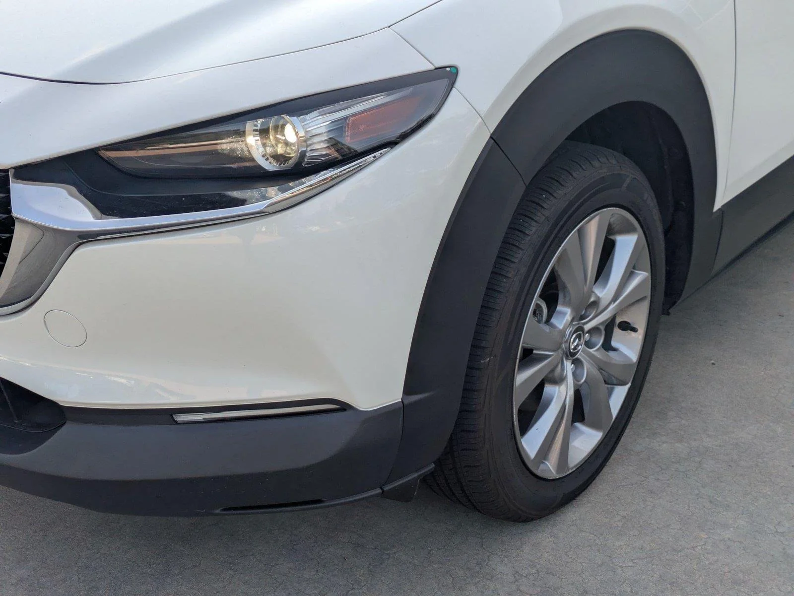 Used 2023 Snowflake White Pearl Mica Mazda 2.5 S Preferred Package image 9