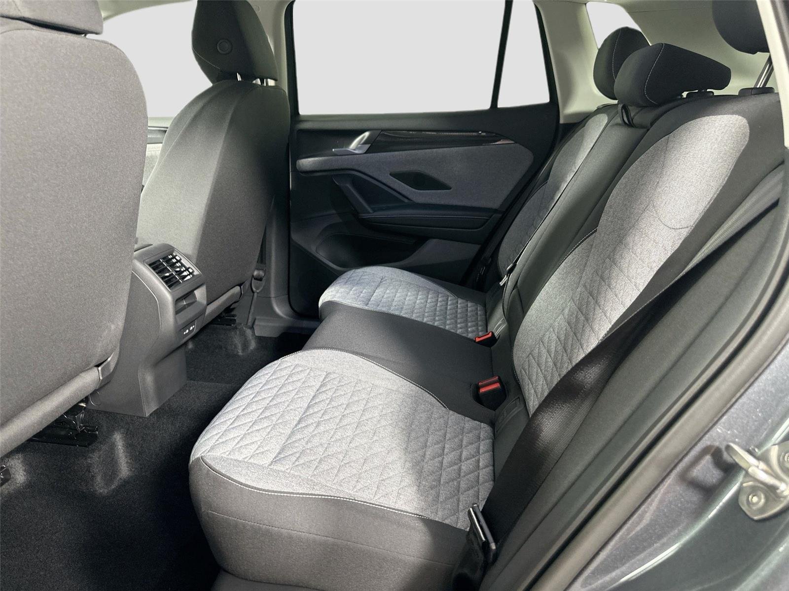 New 2026 Platinum Gray Metallic Volkswagen S image 23