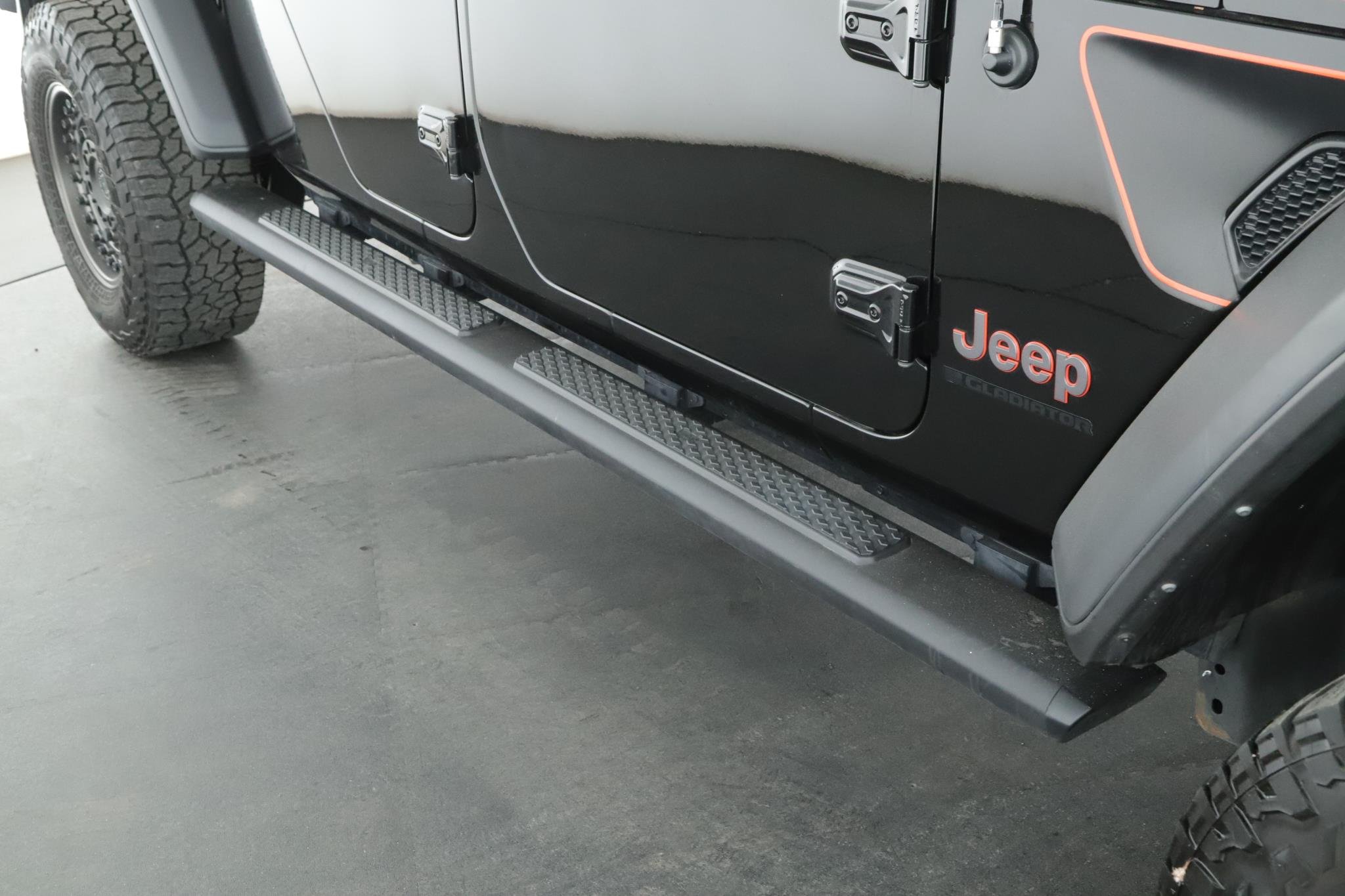 Used 2023 Black Clearcoat Jeep Mojave 4x4 image 18