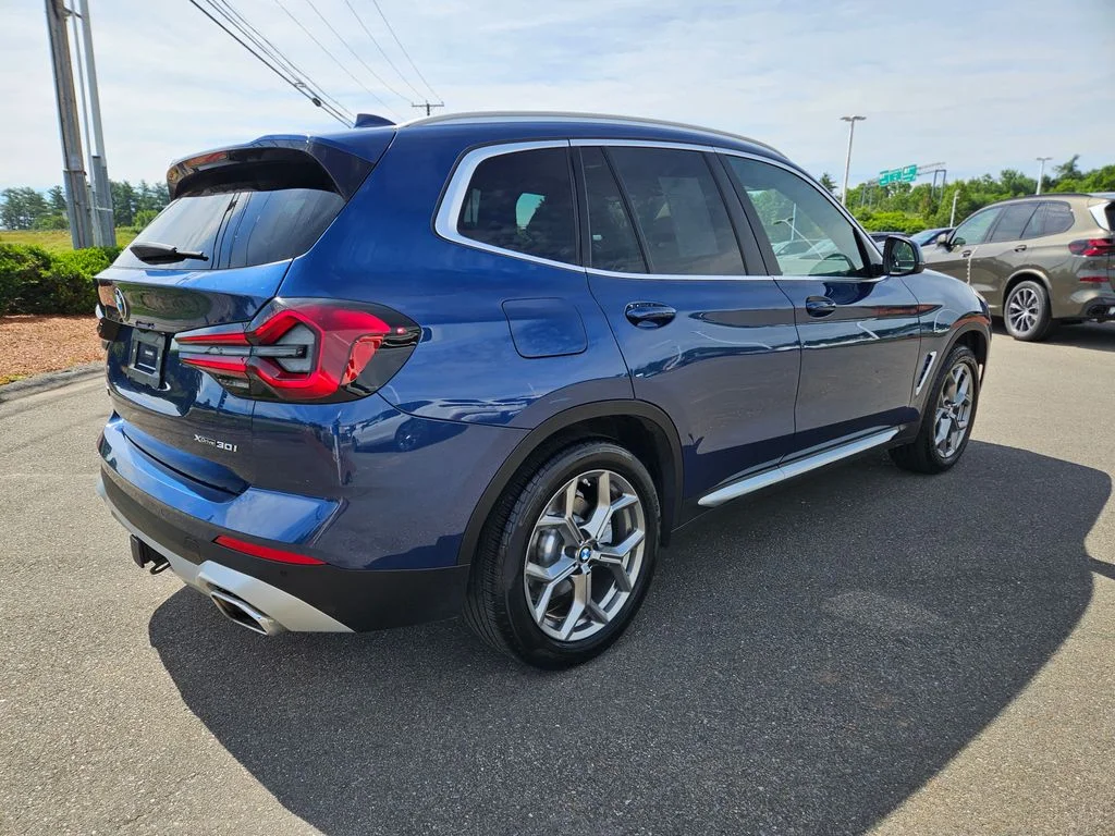 Used 2023 Phytonic Blue Metallic BMW xDrive30i image 7