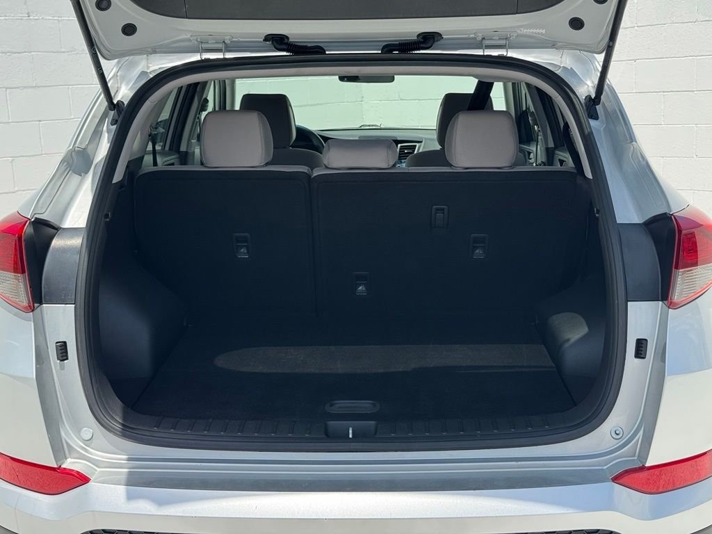 Used 2018 Silver Hyundai SEL image 15