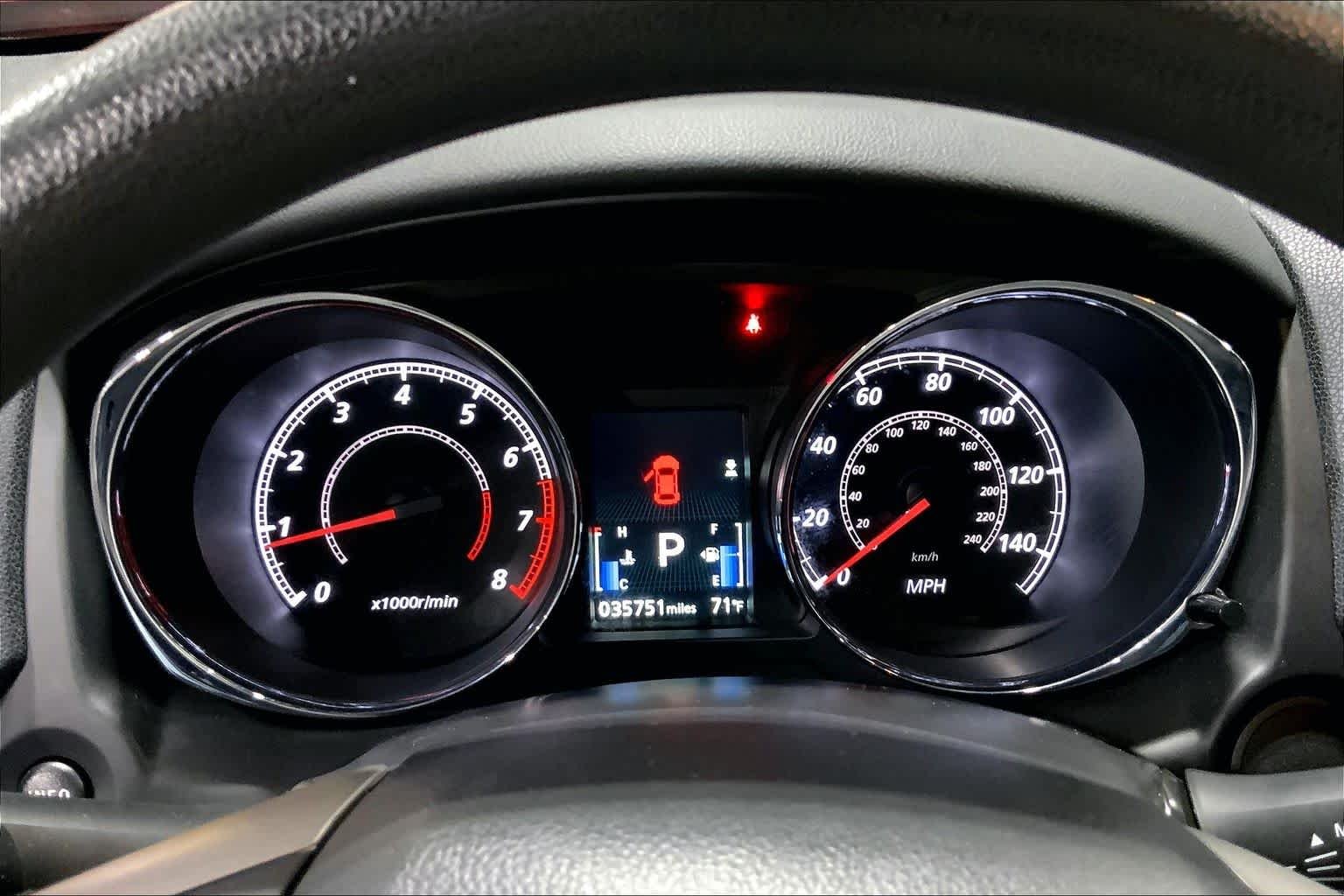 Used 2022 Red Diamond Mitsubishi ES image 26