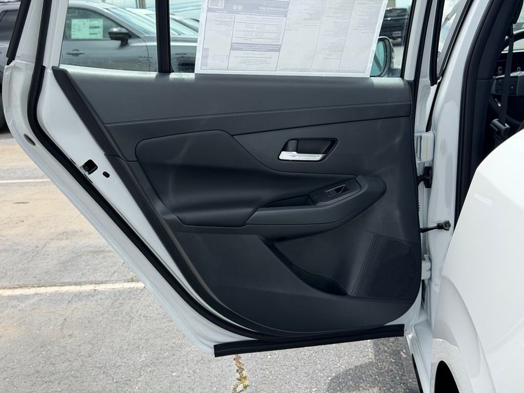New 2026 Aspen White TriCoat / Super Black Two-tone Nissan SR image 17