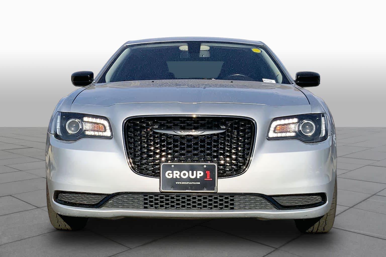 Pre-Owned 2022 Chrysler 300 Touring