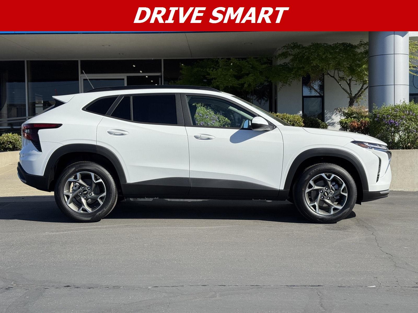 2026 Chevrolet Trax LT - Photo 4