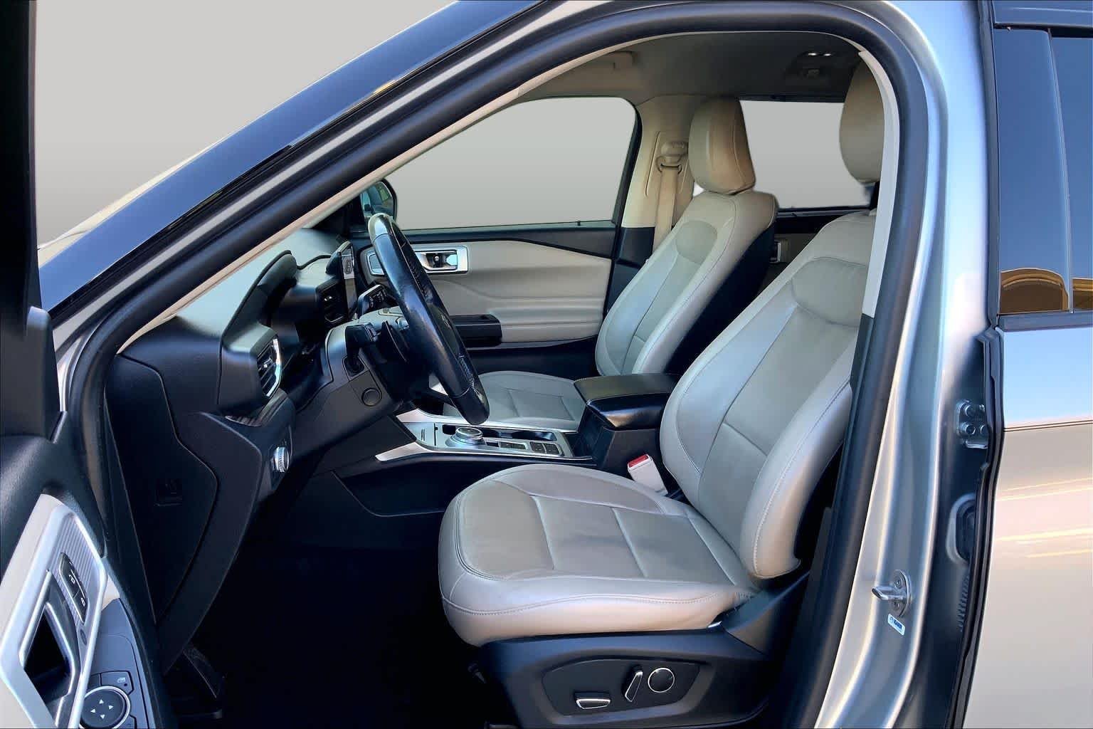 Used 2020 Iconic Silver Ford Limited image 8