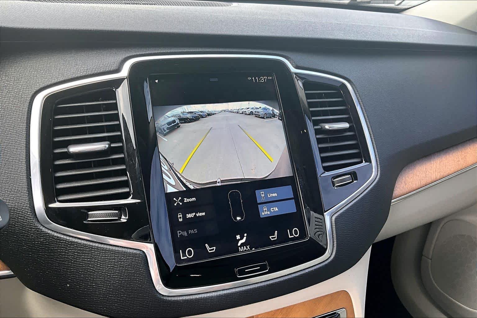 Used 2022 Onyx Black Metallic Volvo Momentum image 23
