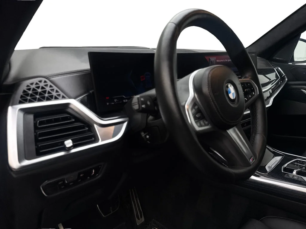 Used 2023 Black BMW xDrive40i image 57