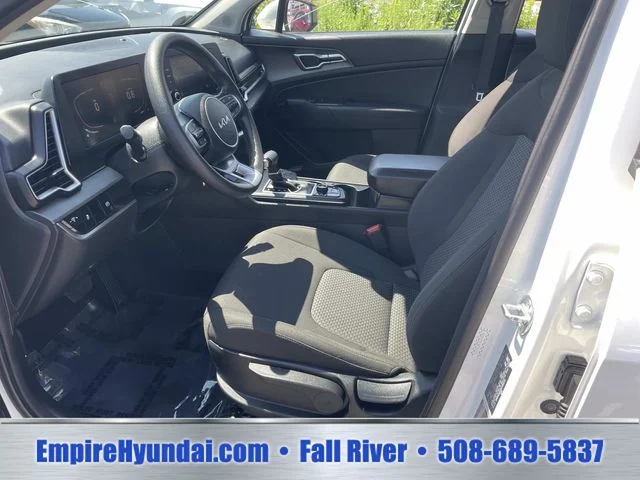 Used 2024 White Kia LX image 17