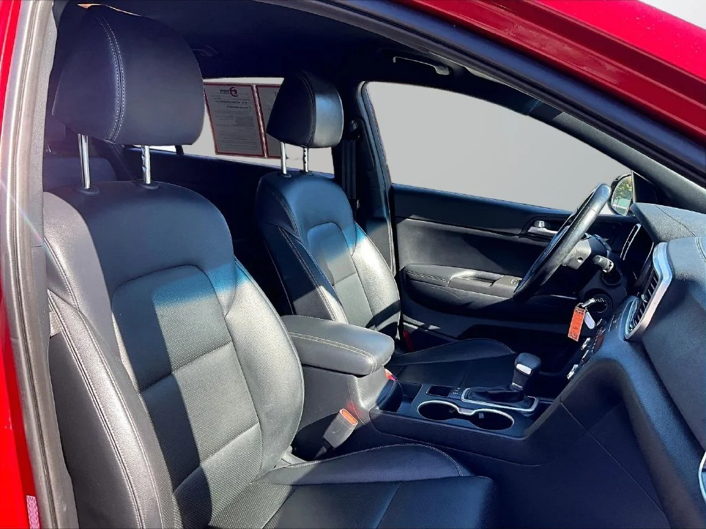 Used 2021 Red Kia S image 8