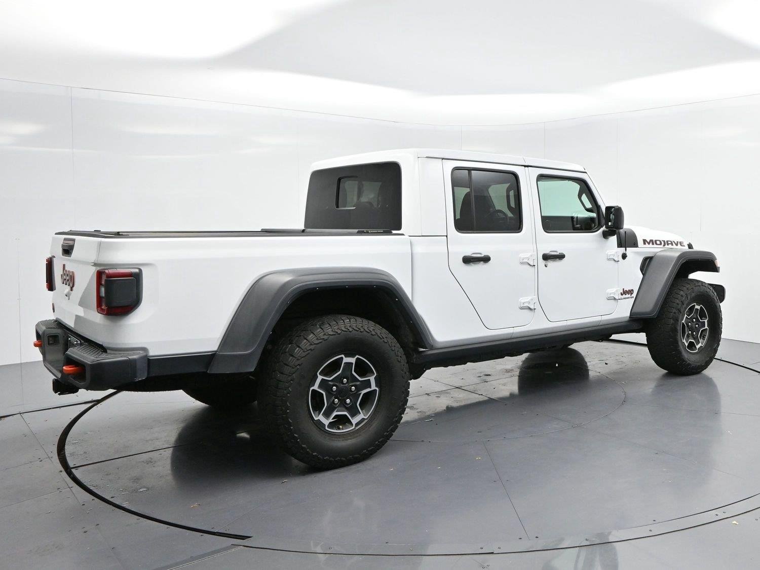 Used 2022 Bright White Clearcoat Jeep Mojave image 7