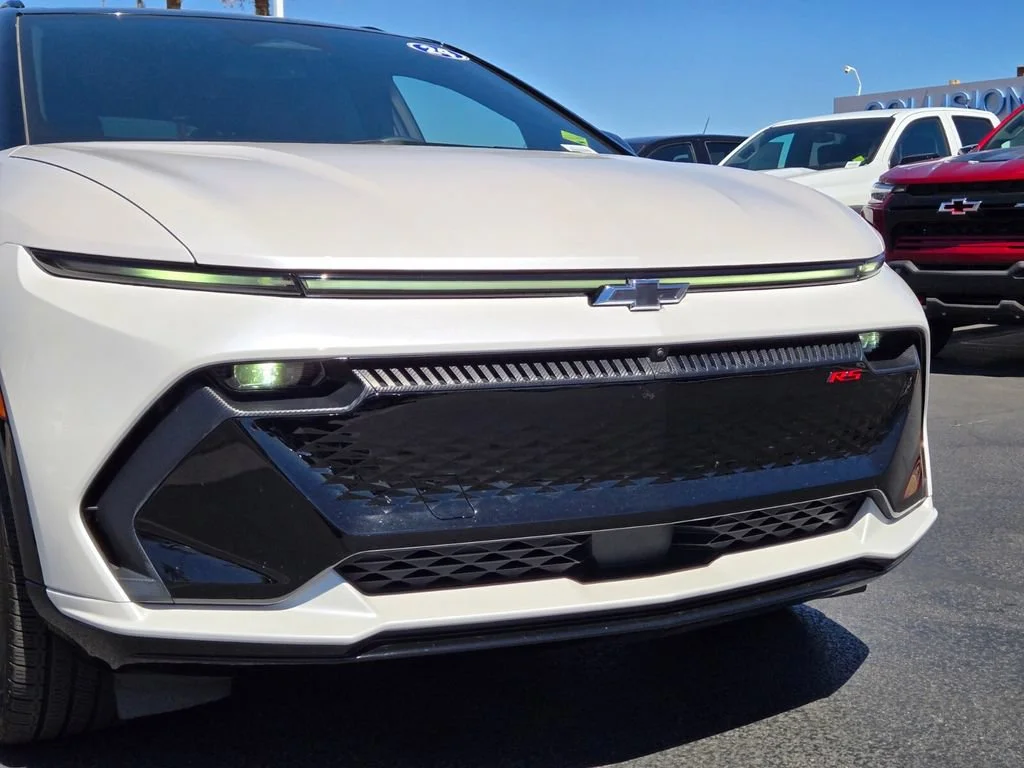 Used 2024 Iridescent Pearl Tricoat Chevrolet 3RS image 8