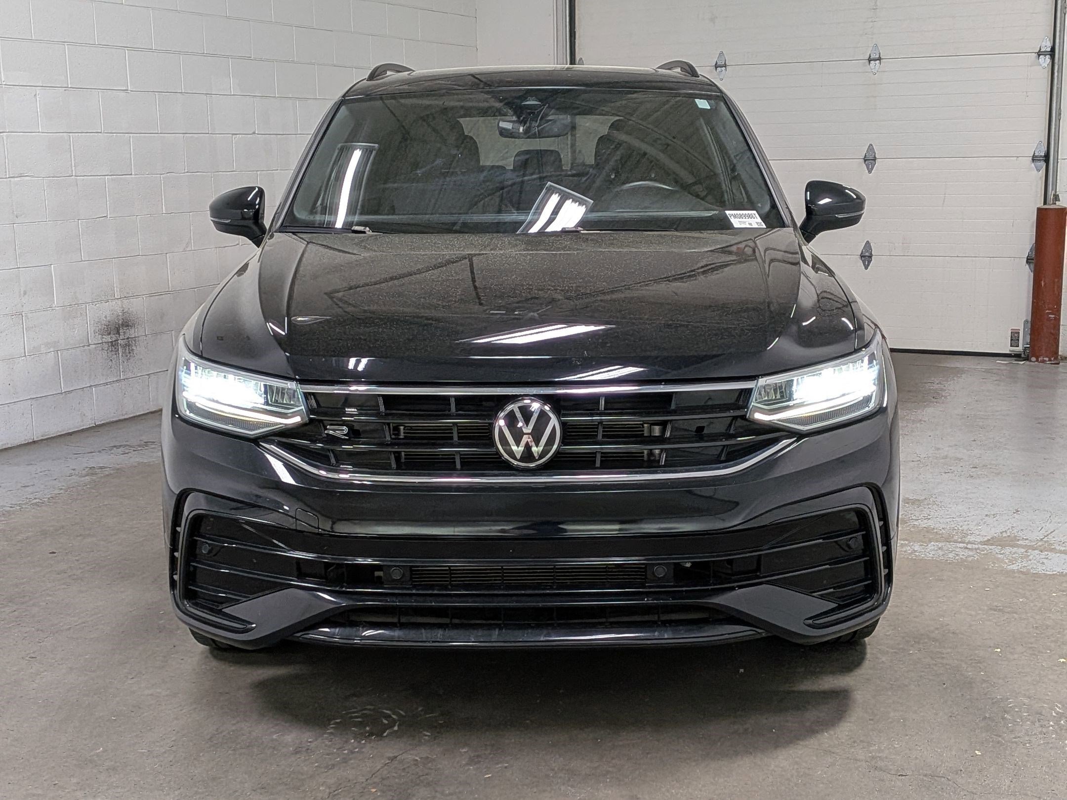 Used 2023 Deep Black Volkswagen SE R-Line Black image 10